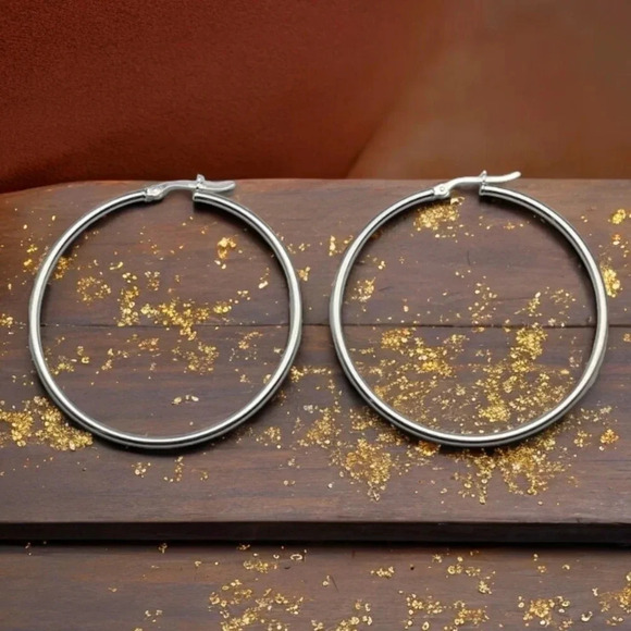 🆕️Minimalist 18K Gold Plated Stainless Steel Hoop Earrings 🌟 Trendy & Chic - Picture 1 of 15